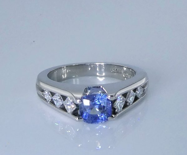 1.16CT CERTIFIED BLUE SAPPHIRE & 0.54CT DIAMONDS SOLID PLATINUM RING