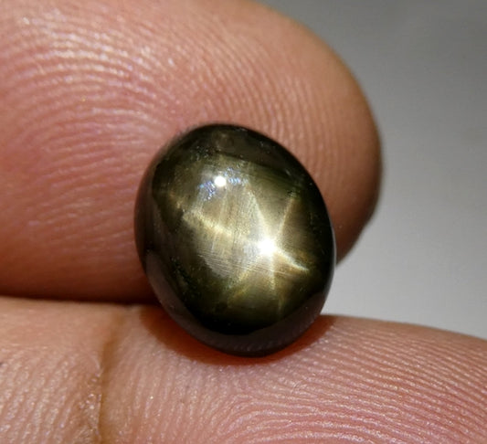 14.20CT UNHEATED OVAL 100% NATURAL 6 RAYS GOLDEN BLACK STAR SAPPHIRE