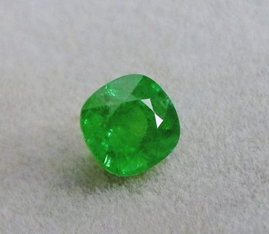 1.16CT GORGEOUS VIVID CHROME GREEN TSAVORITE GARNET