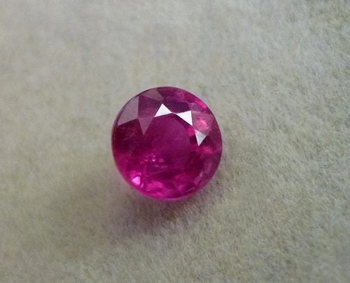 1.32CTのゴージャスなトップピンクレッドラウンドルビー