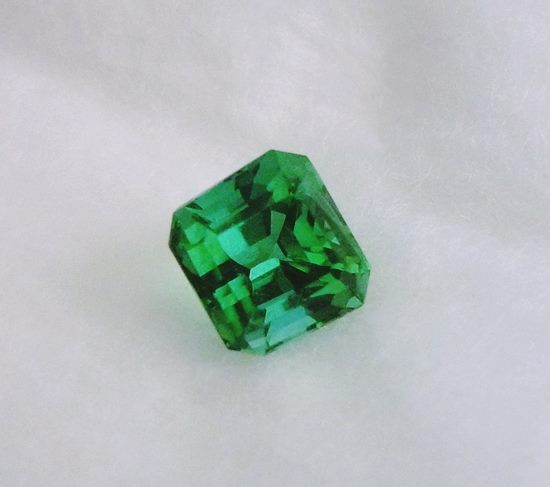 1.34CT 希少なブルー グリーンの銅を含むパライバトルマリン