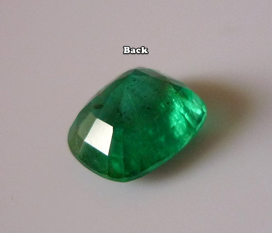 1.53 カラットのゴージャスな大きな 100% 天然グリーン コロンビア産エメラルド