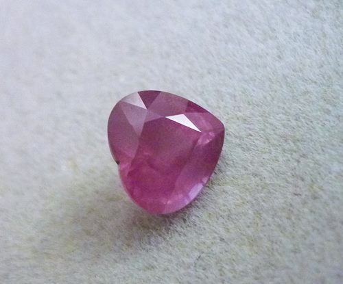 1.93CT 優れた天然ピンクスピネル