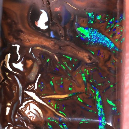 4.25CT GORGEOUS RAINBOW BIG AUSTRALIAN BOULDER OPAL