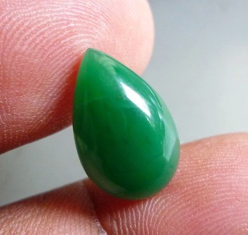 6.42CT GORGEOUS NATURAL GREEN CHALCEDONY