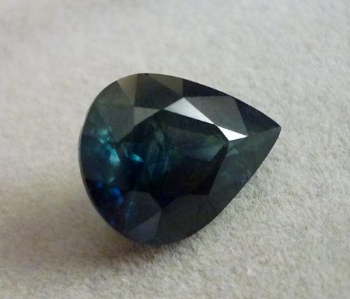 7.10CT 素晴らしい巨大なグリーン ブルー サファイア