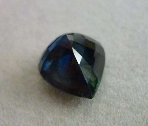 7.10CT 素晴らしい巨大なグリーン ブルー サファイア