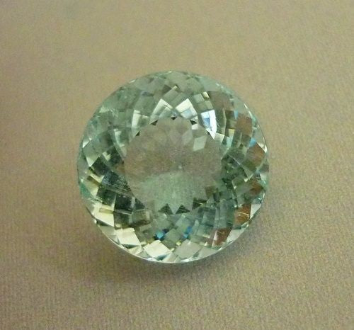 9.48カラットのゴージャスなラウンドスカイブルー天然アクアマリン
