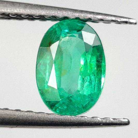 0.95CT EXCELLENT OVAL 100% NATURAL GREEN ZAMBIAN EMERALD