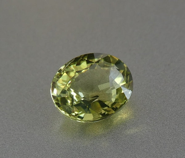 1.20CT SPLENDID OVAL CUT 100% NATURAL YELLOWISH GREEN CEYLON SAPPHIRE