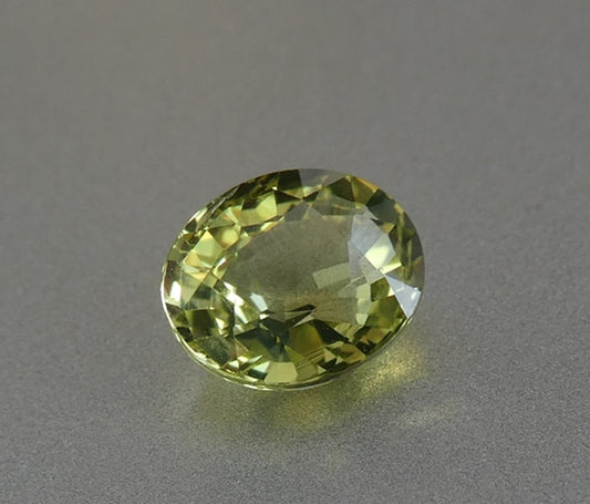 1.20CT SPLENDID OVAL CUT 100% NATURAL YELLOWISH GREEN CEYLON SAPPHIRE