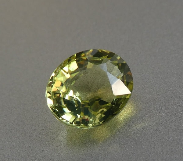1.20CT SPLENDID OVAL CUT 100% NATURAL YELLOWISH GREEN CEYLON SAPPHIRE