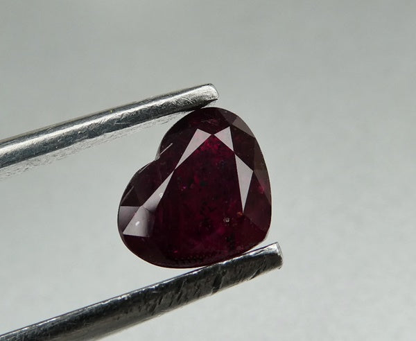 1.73CT UNHEATED HEART CUT 100% NATURAL BLOOD RED RUBY