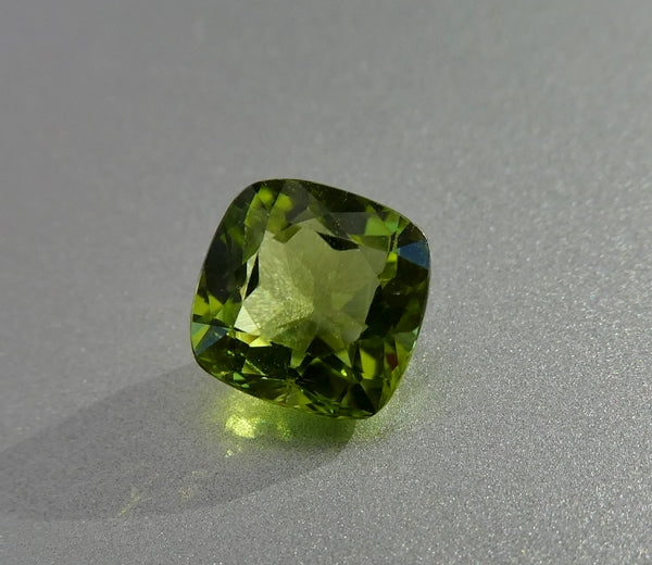 1.80CT SPLENDID CUSHION CUT 100% NATURAL BRILLIANT GREEN PERIDOT
