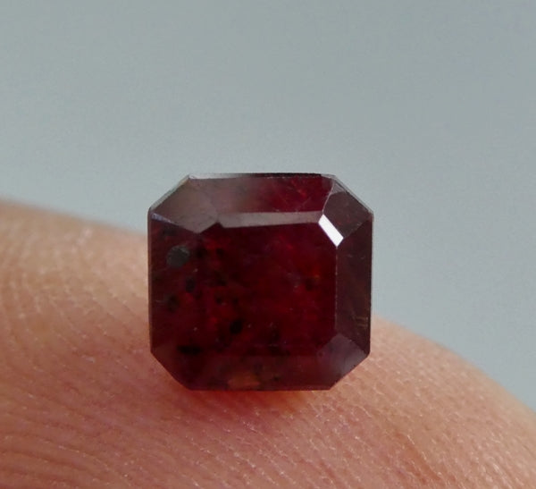 1.85CT EXCELLENT EMERALD 100% NATURAL BLOOD RED RUBY