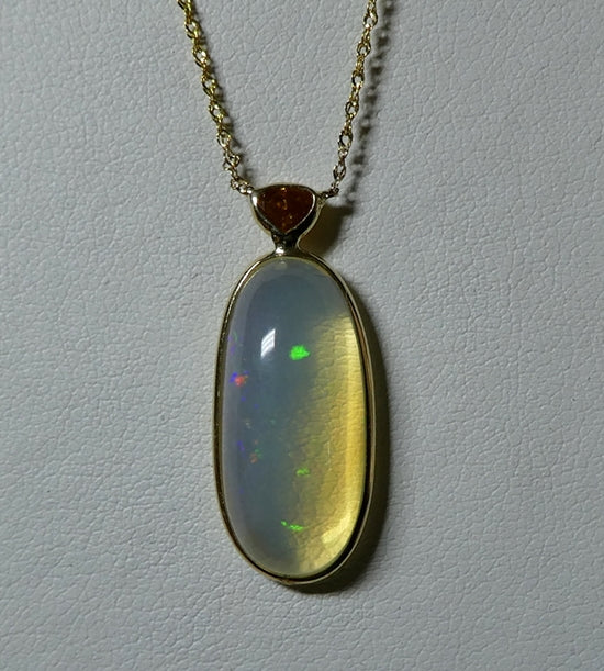 7.50CT SPLENDID UNHEATED 100% NATURAL OPAL & 0.25CT DIAMOND 14K SOLID YELLOW GOLD PENDANT NECKLACE