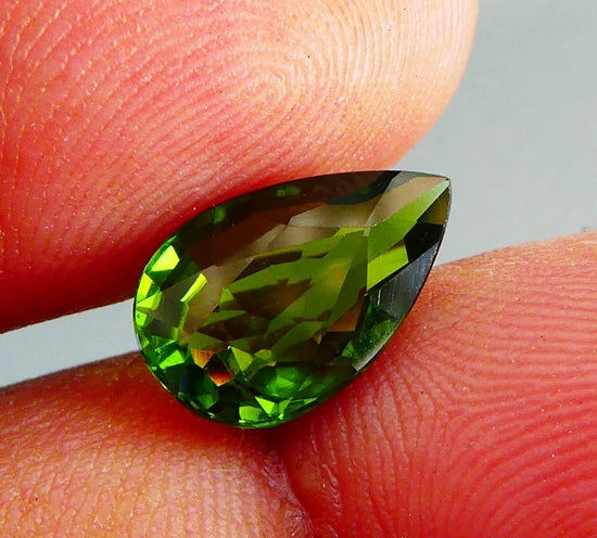 2.72CT UNHEATED SPLENDID HUGE PEAR 100% NATURAL GREEN TOURMALINE