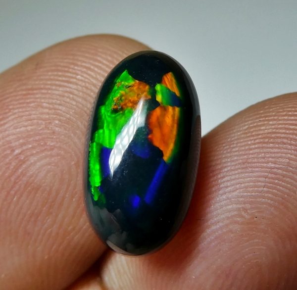 3.72CT SPLENDID RAINBOW FLASHING 100% NATURAL OVAL BLACK OPAL