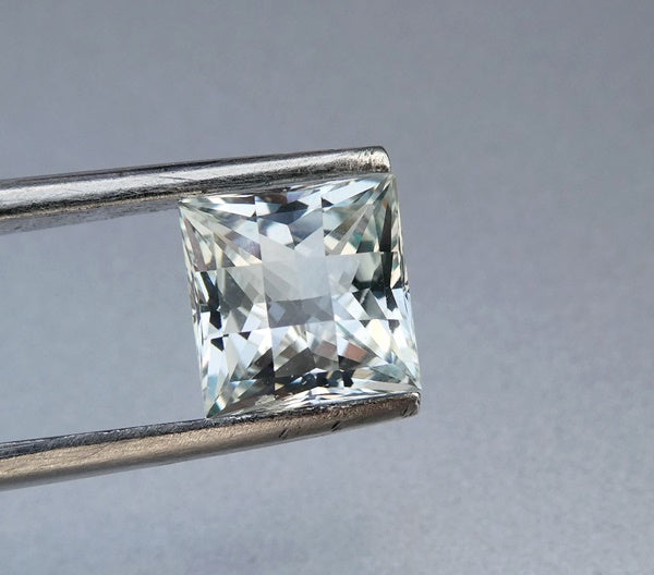 4.13CT UNHEATED RADIANT CUT 100% NATURAL DAZZLING LIGHT GREEN TOPAZ