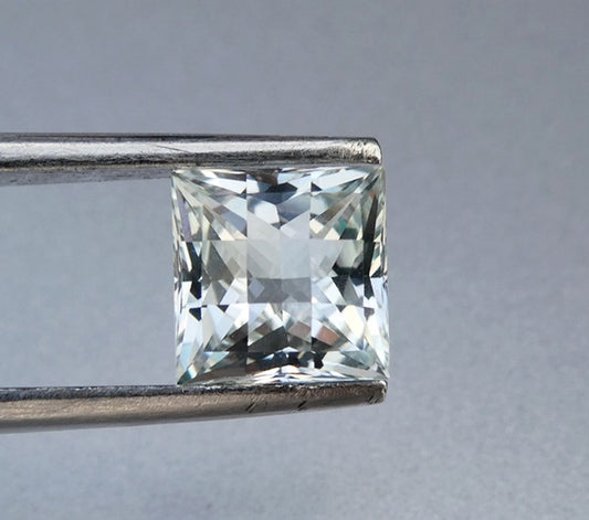 4.13CT UNHEATED RADIANT CUT 100% NATURAL DAZZLING LIGHT GREEN TOPAZ