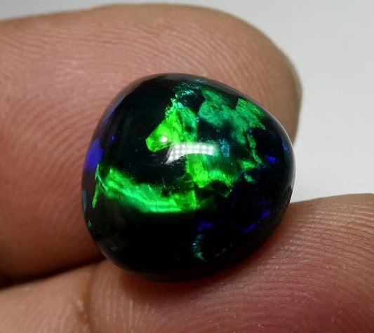 4.68CT UNHEATED RAINBOW STUNNER FLASHING 100% NATURAL BLACK OPAL