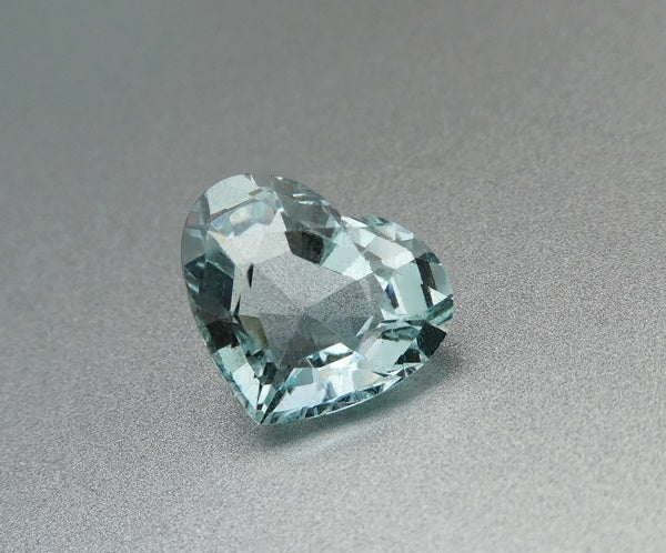 5.64CT UNTREATED DAZZLING HUGE HEART CUT 100% NATURAL AQUA BLUE AQUAMARINE