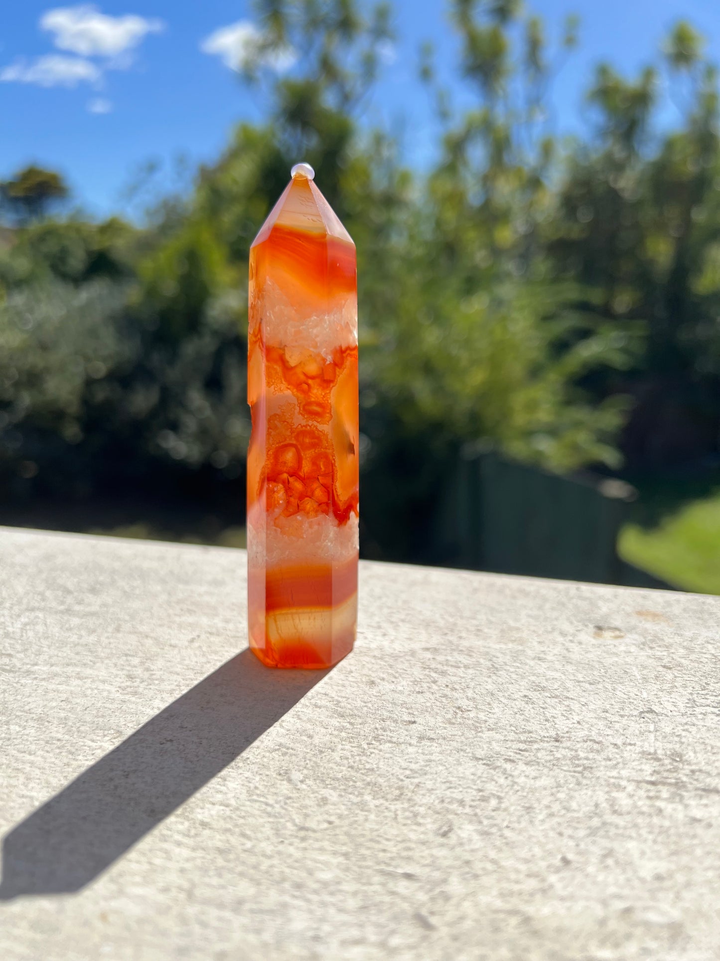 CARNILIAN POINT 96.5G BEAUTIFUL DRUZY AND CRYSTAL FORMATION