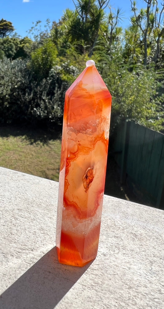 CARNILIAN POINT 96.5G BEAUTIFUL DRUZY AND CRYSTAL FORMATION