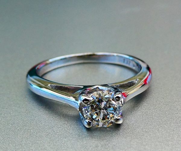0.50 CT 認定 100% 天然ソリティア ラウンド ダイヤモンド ソリッド プラチナ リング 4.40gr