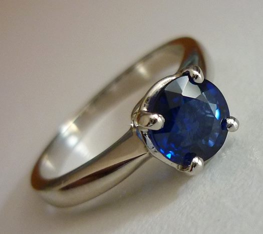 1.05 CT 認定済み優れた 100% 天然ブルー サファイア ソリティア ソリッド プラチナ リング $3350