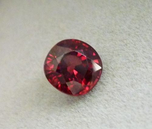 2.34CT スパークリングナチュラルリッチレッドジルコン