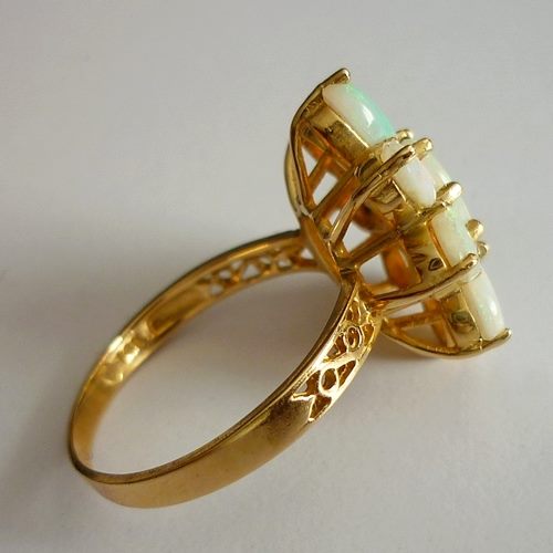2.70 カラットのゴージャスなマルチカラー オパール 14K ソリッド イエロー ゴールド リング