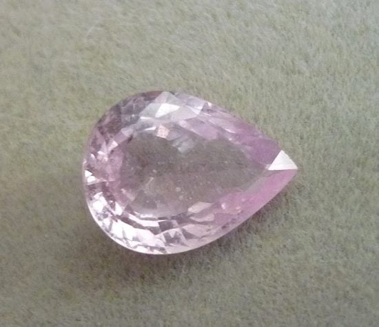 3.32CT EXCELLENT PEAR CUT PINK SAPPHIRE