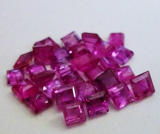 5.23CT GLOWING VERY BEAUTIFUL RED RUBY LOT