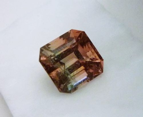 7.73CTS RARE HUGE NATURAL BI-COLOUR COPPER BEARING TOURMALINE